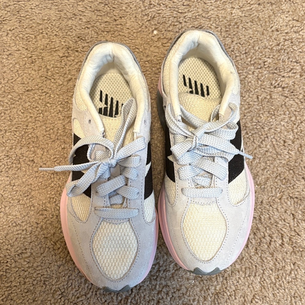 New balances Women's Sneakers in Pink and Black